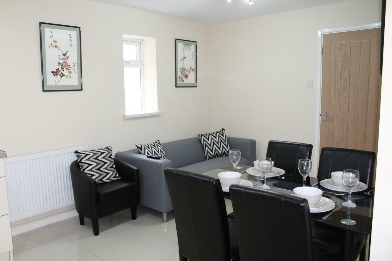 Van Apartments Caerphilly Exterior photo
